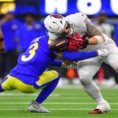 Rams agree to terms with safety Kam Curl to keep him in Los Angeles