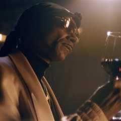 Snoop Dogg Is Paying Tribute to 2Pac With a Limited-Edition ‘2 of Amerikaz Most Wanted’ Wine
