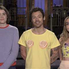 Watch Harry Styles ‘Catch Feelings’ for This ‘SNL’ Star (Even Though He ‘Promised’ Not To) In..
