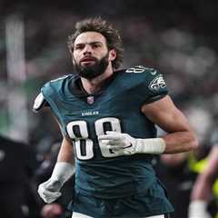 Eagles bring back Dallas Goedert on one-year deal to avoid massive salary-cap hit