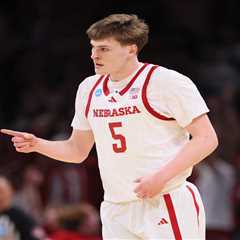 How many perfect March Madness 2026 brackets are left?