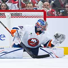 Patrick Roy playing coy with Islanders’ goalie decision heading into key game vs. Blue Jackets