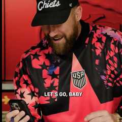 Patrick Mahomes surprises pumped Travis Kelce as tight end signs Chiefs contract: ‘Home sweet home’