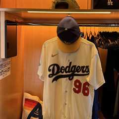 Shohei Ohtani’s surprise Opening Day gift to Dodgers earns praise from Dave Roberts