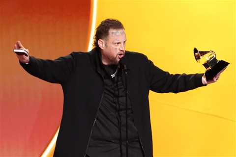 Jelly Roll Reveals He Had a Broken Collarbone at the Grammys After ATV Accident: ‘I Wanted..