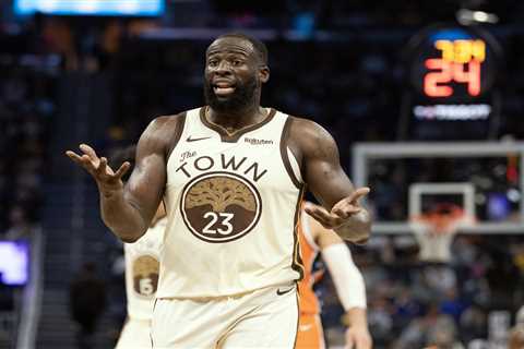 Draymond Green laughs at reactions to Steph Curry video