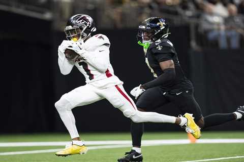 Giants adding Darnell Mooney on one-year contract to give Jaxson Dart a receiver boost