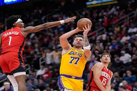 Lakers push winning streak to six games with victory over Rockets