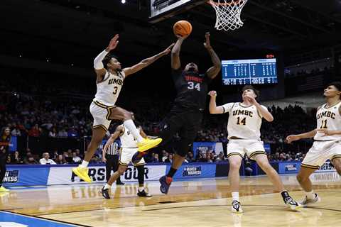 Howard squeaks past UMBC for first NCAA Tournament win ever