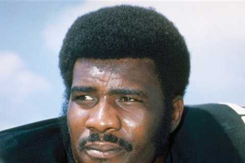 NFL Legend 'Mean' Joe Greene Alive, Steelers Say, After Online Death Hoax