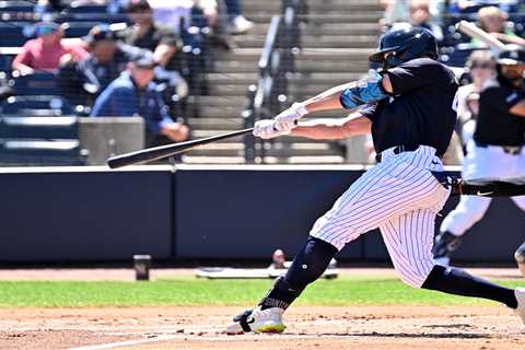 Giancarlo Stanton plays outfield for first time this spring in promising Yankees sign