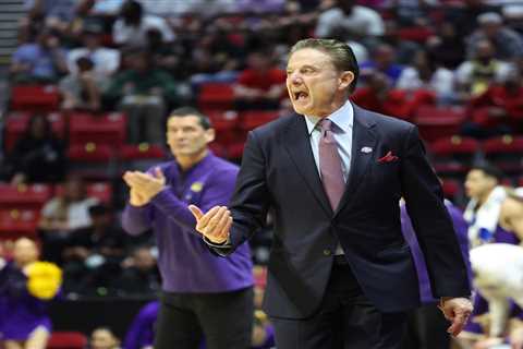 St. John’s starts March Madness on a picture perfect note by keeping to a tenacious identity