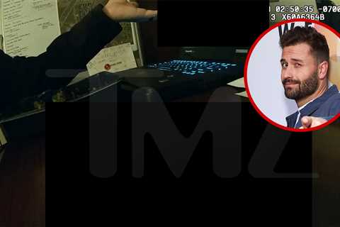 Taylor Frankie Paul's Ex Dakota Tells Cops About Barstool Throwing, Urination