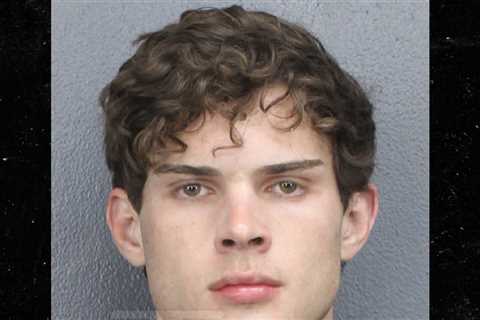 'Looksmaxxing' Streamer Clavicular Arrested for Battery in Florida