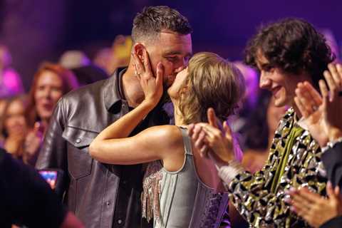 2026 iHeartRadio Music Awards: Best Photos From Behind the Scenes