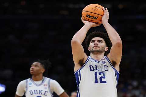 Duke vs. UConn prediction: March Madness 2026 picks, odds, best bet for Sunday’s Elite Eight