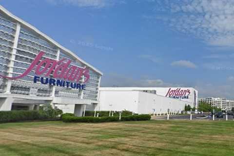 UConn teams leave Connecticut furniture store’s bold promotion two wins away from paying out