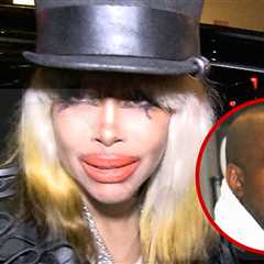 Erykah Badu Refuses to Talk About Attending Kanye West's SoFi Stadium Show