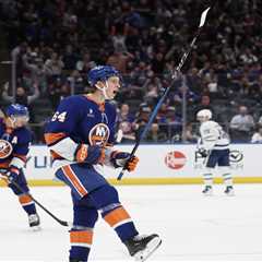 Pete DeBoer’s Islanders found some fight after hard look in mirror