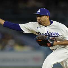 Dodgers expect Edwin Díaz to pitch vs. Mets, after checking out his knee