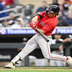 Red Sox star Jarren Duran flips off fan after they allegedly ‘told me to kill myself’