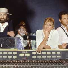 Fleetwood Mac Charts Its First Hit From the ’80s on the Billboard Global 200