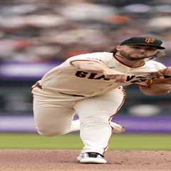 Giants get late heroics again to beat Marlins, win third straight series