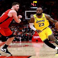 Lakers vs. Rockets Game 4 prediction: NBA playoffs picks, odds, best bets Sunday