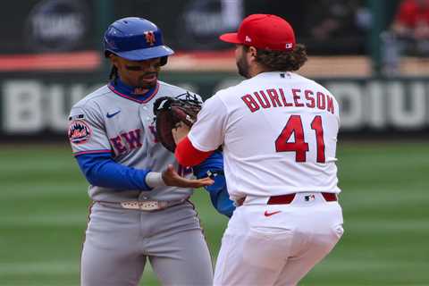 Mets’ Francisco Lindor makes two costly miscues as his early slump also continues