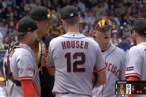 Matt Chapman has vulgar reprimand for Giants teammate in viral mound moment