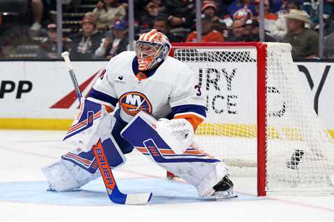 The Islanders’ crunch-time burden on Ilya Sorokin points to looming backup goalie question