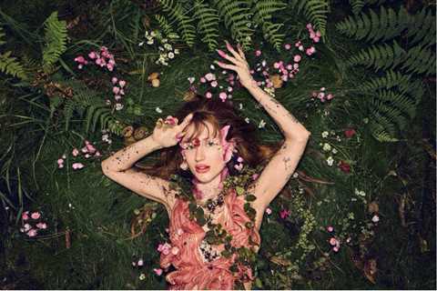 Peach PRC Releases Debut Album ‘Porcelain’, Shares New Video for ‘Hold It for Her’