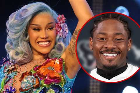 Stefon Diggs Supports Ex Cardi B at D.C. 'Little Miss Drama' Show