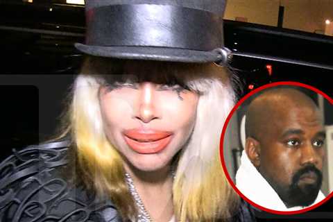 Erykah Badu Refuses to Talk About Attending Kanye West's SoFi Stadium Show