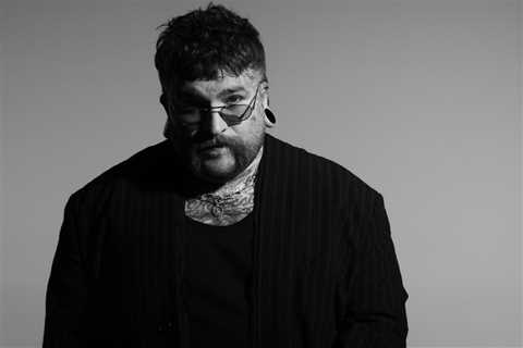 Teddy Swims Wishes He Wasn’t ‘Mr. Know It All’: Stream It Now