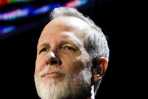 No Doubt Guitarist Tom Dumont Reveals Parkinson's Diagnosis