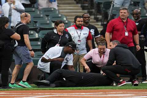 Longtime White Sox anthem singer collapses on field, taken to hospital in scary scene