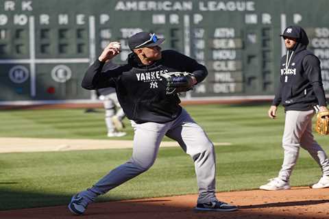 Aaron Judge tries his hand at third base during Yankees’ warmup