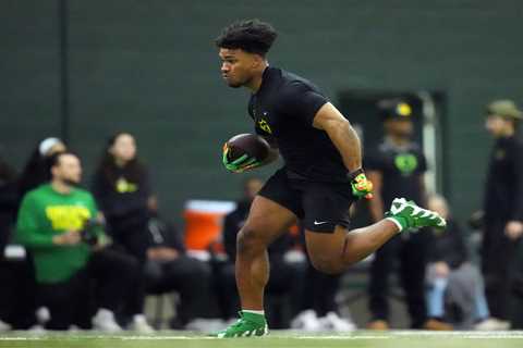 The Jets are taking the opposite QB approach to roster-building this time — and it could pay off