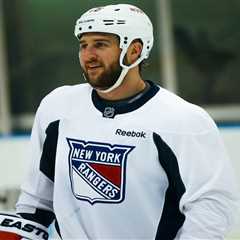 Rangers promote Tanner Glass to director of player development