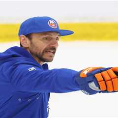 Islanders promote Rocky Thompson to NHL staff after one year as AHL head coach