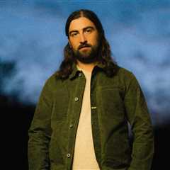 Noah Kahan Swings Open ‘Doors’ to No. 1 on Hot Rock & Alternative Songs Chart