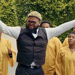 Druski Shows Up to Cardi B’s House With Full Mariachi to Invite Her to 2026 BET Awards: ‘Thank You, ..