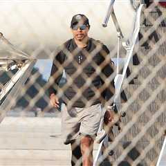 Tiger Woods Seen For First Time Stepping Off Plane After Rehab