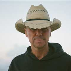 Kenny Chesney Charts His 100th Hit on Billboard’s Hot Country Songs