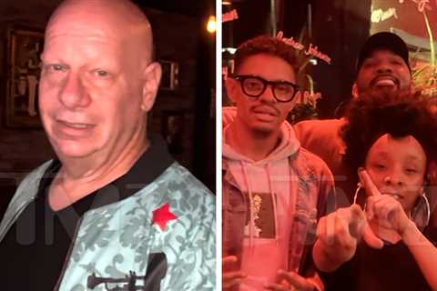 TMZ Comedy Crawl Packs 10 Comedians on Bus Across Hollywood Stops