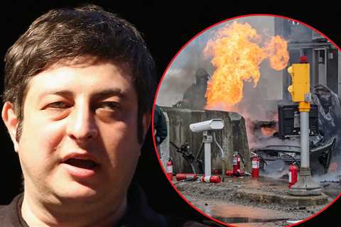 'Bob's Burgers' Star Eugene Mirman Hasn't Seen His Car Crash Photos After Fiery Accident