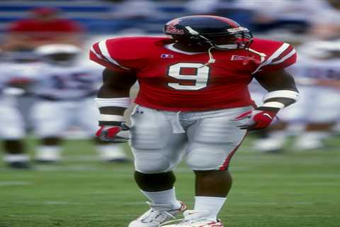 Ex-NFLer, NCAA All-American gets 16 years in prison for nearly $200 million in Medicare fraud