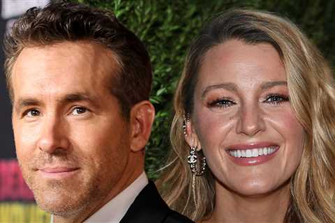 Ryan Reynolds Calls Blake Lively 'Kind & Fearless' in Mother's Day Tribute