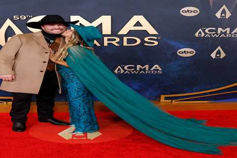 Inside ex-NFL QB Duck Hodges’ wedding to Grammy winner Lainey Wilson — and how their starry..